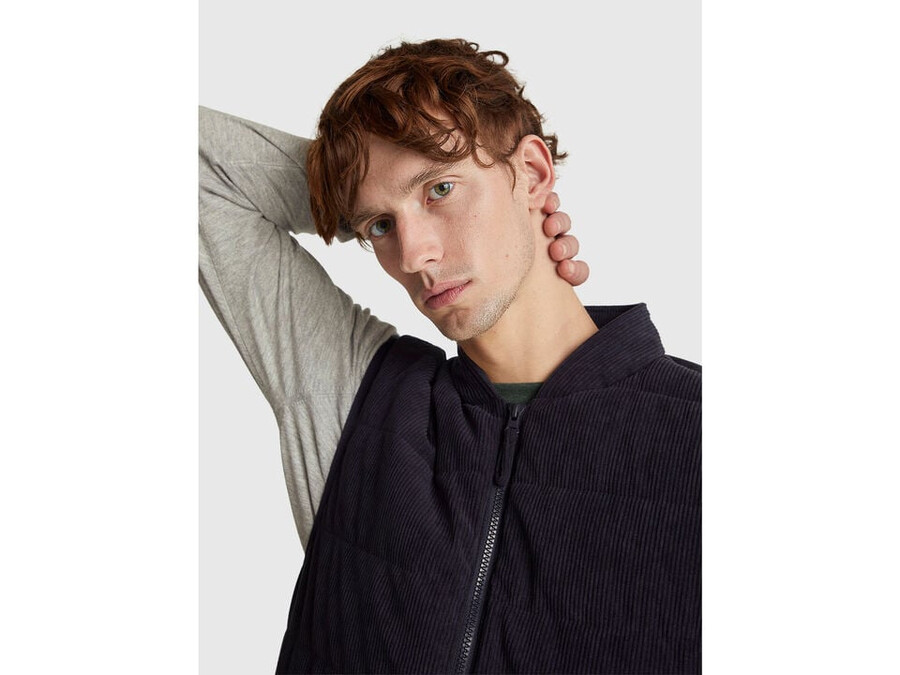 chaleco con bolsillos en pana
