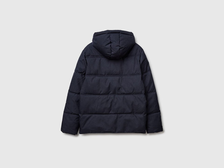 chaqueta de corte regular con capucha
