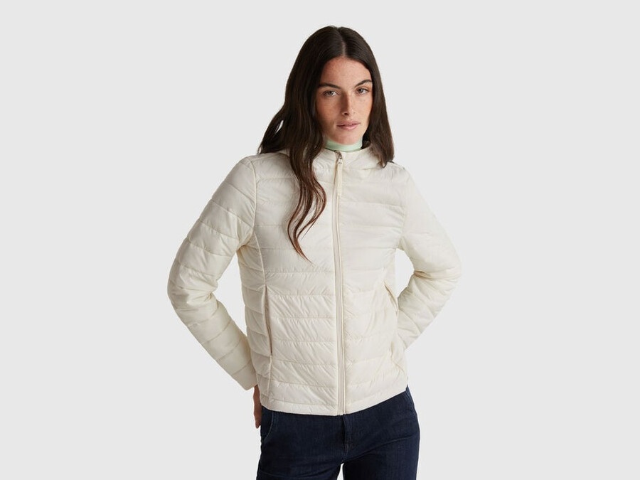 chaqueta acolchada de corte entallado