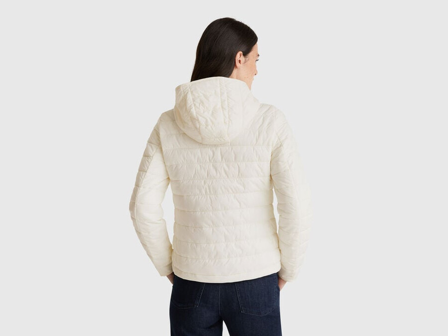 chaqueta acolchada de corte entallado