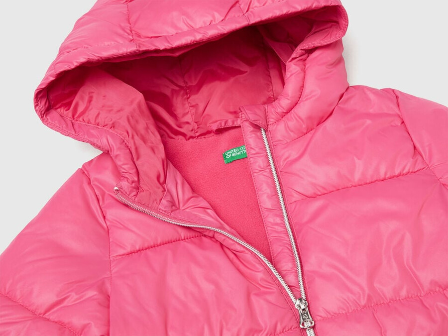 chaqueta de nailon con capucha