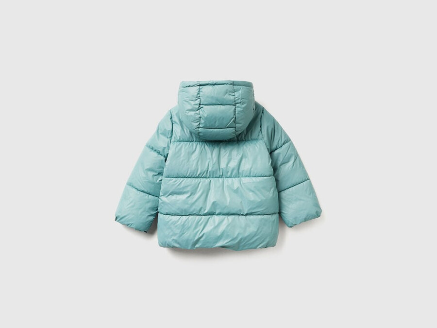 chaqueta de nailon con capucha