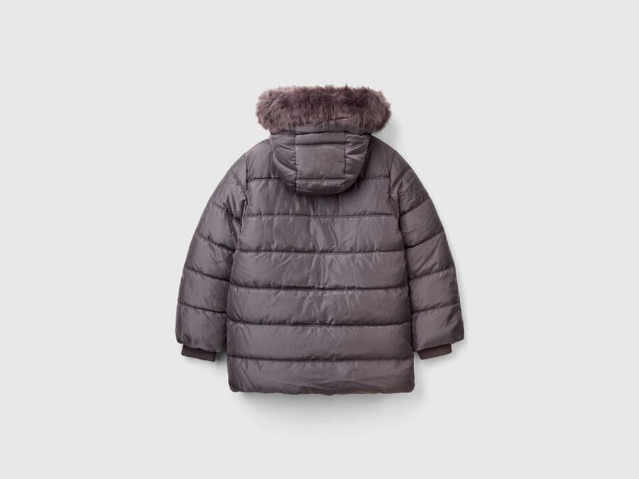 chaqueta larga acolchada de nailon brillante.