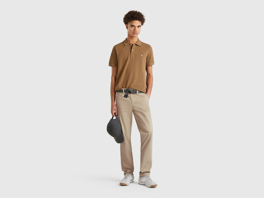 pantalones chinos beige de corte ajustado