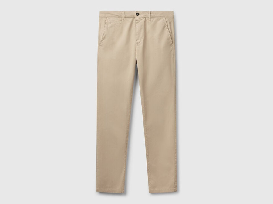 pantalones chinos beige de corte ajustado