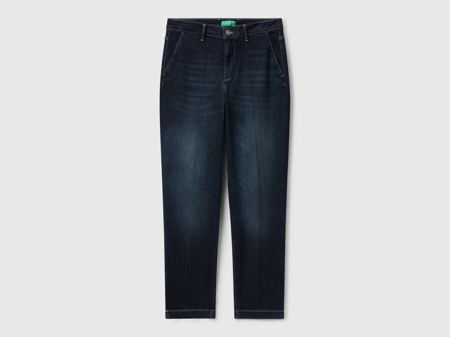 pantalones chinos de mezclilla de corte entallado