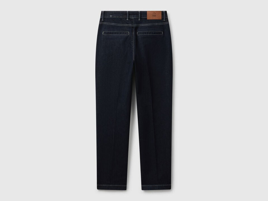 pantalones chinos de mezclilla de corte entallado