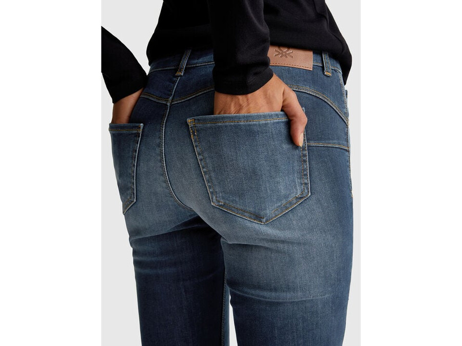 vaqueros ajustados y push up
