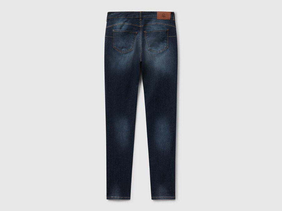 vaqueros ajustados y push up